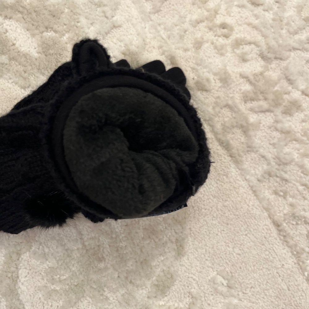 - UGG Winter Black Sweather weather pom pom hat& infinity scarf glove se… - Picture 8 of 9